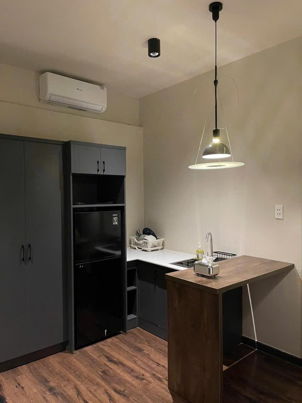 The Vibe Room - Ty'S Living Space Хошимин Екстериор снимка